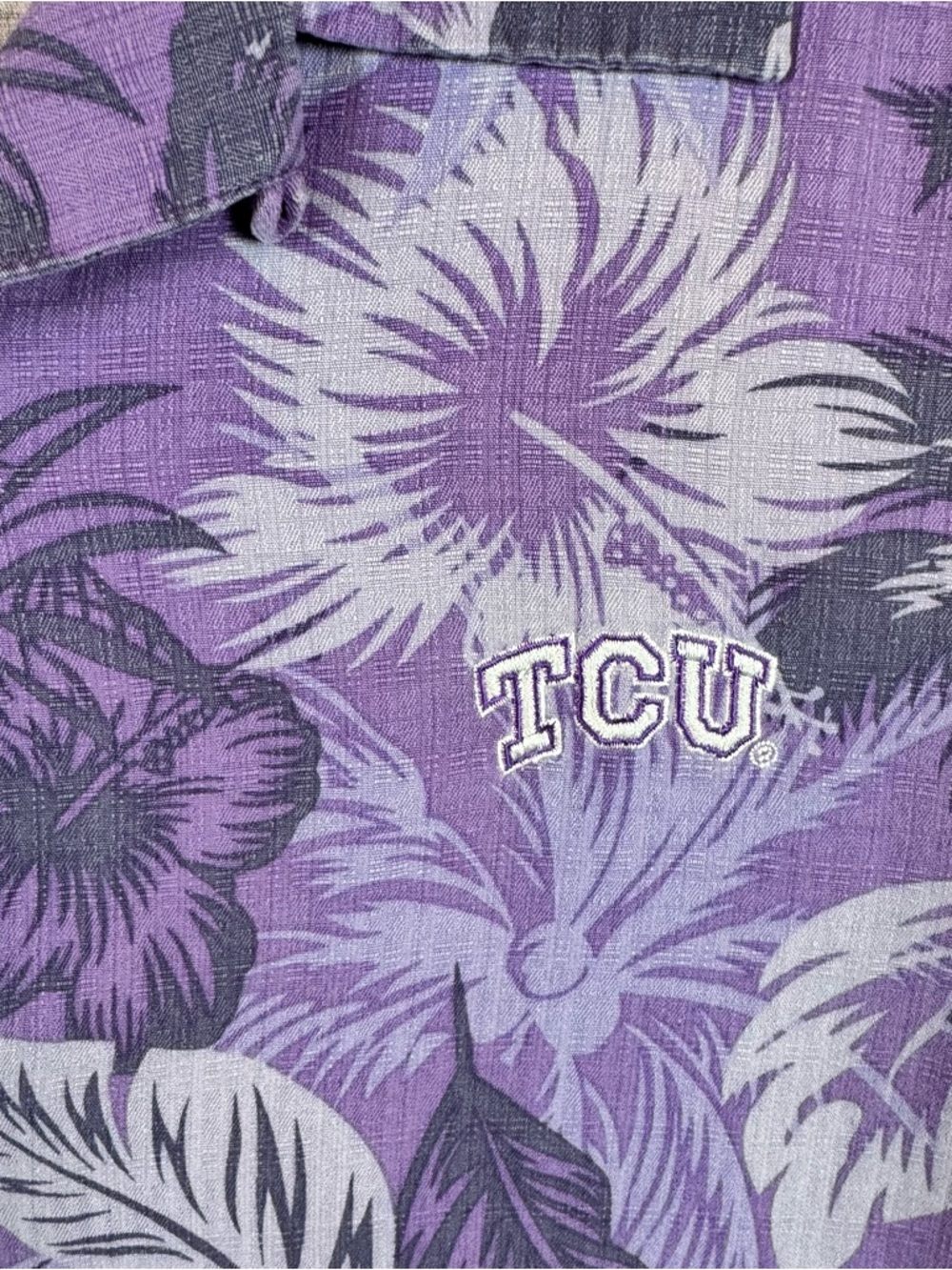 Tommy Bahama TCU Frogs 100% Silk Mens XXL Purple Hawaiian Button Up Shirt NCAA - Picture 5 of 8